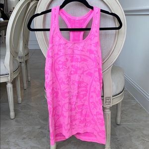 Lululemon tank
